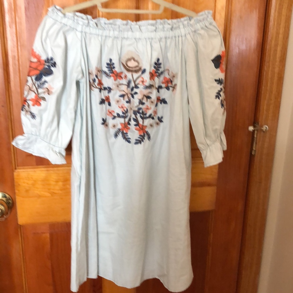 NWT! Off the shoulder light denim dress - Picture 1 of 8